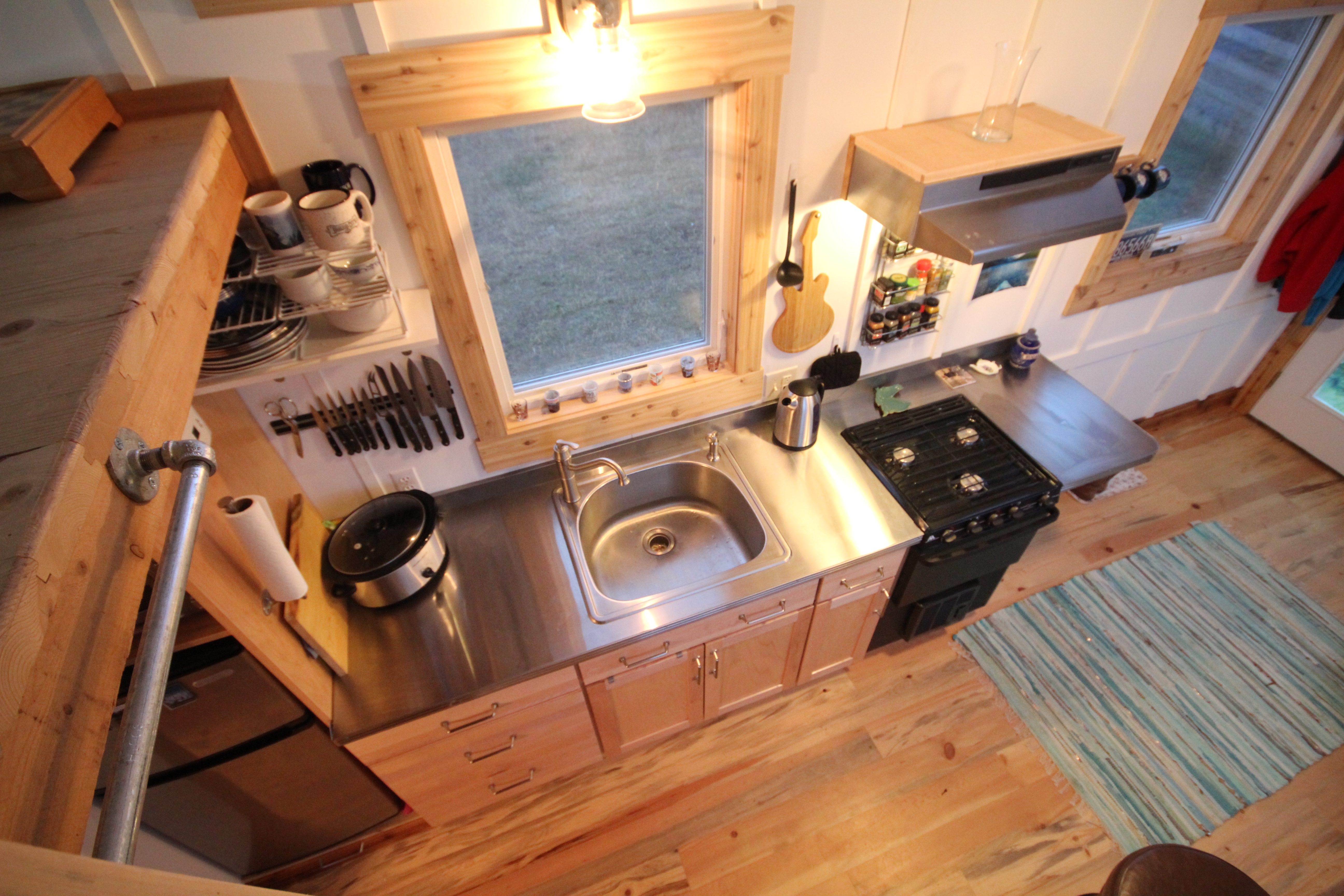 SMALL BUT FUNCTIONAL GALLEY KITCHEN